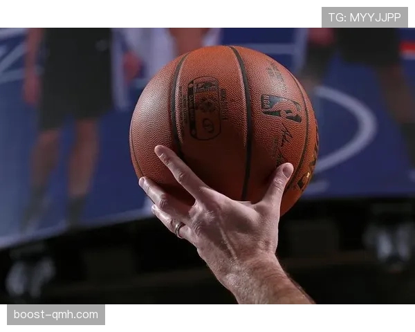 篮球防守三秒违例如何判定？解析FIBA与NBA规则差异